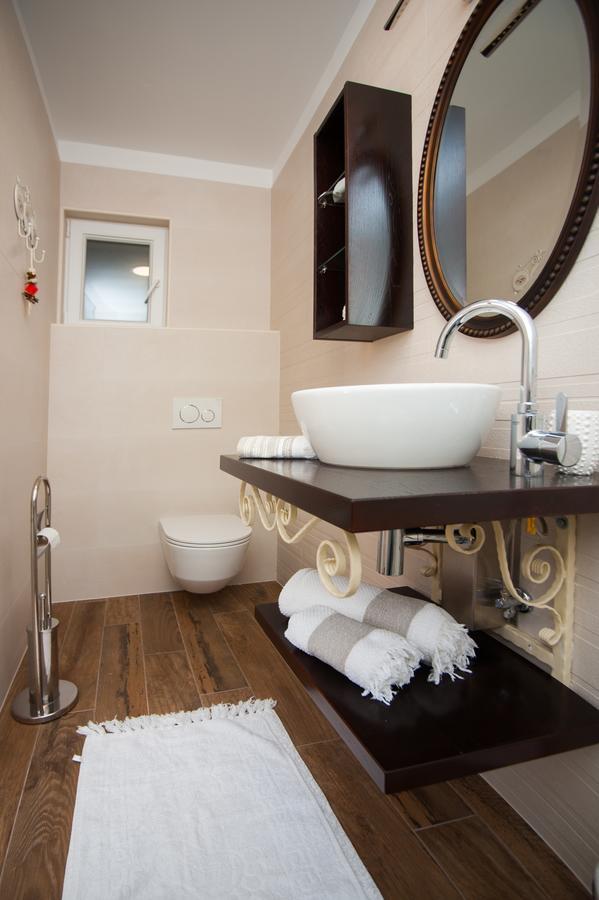 Luxury Villa Kate - In Lucice Bay With Turquoise Sea, Amazing Seaviews, And Heated Pool Milna (Brac) Exterior foto