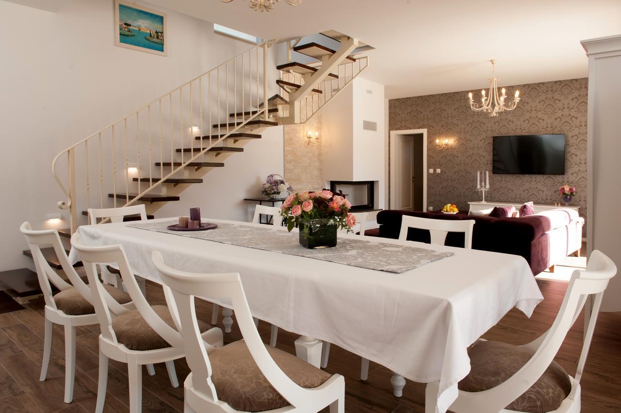 Luxury Villa Kate - In Lucice Bay With Turquoise Sea, Amazing Seaviews, And Heated Pool Milna (Brac) Exterior foto