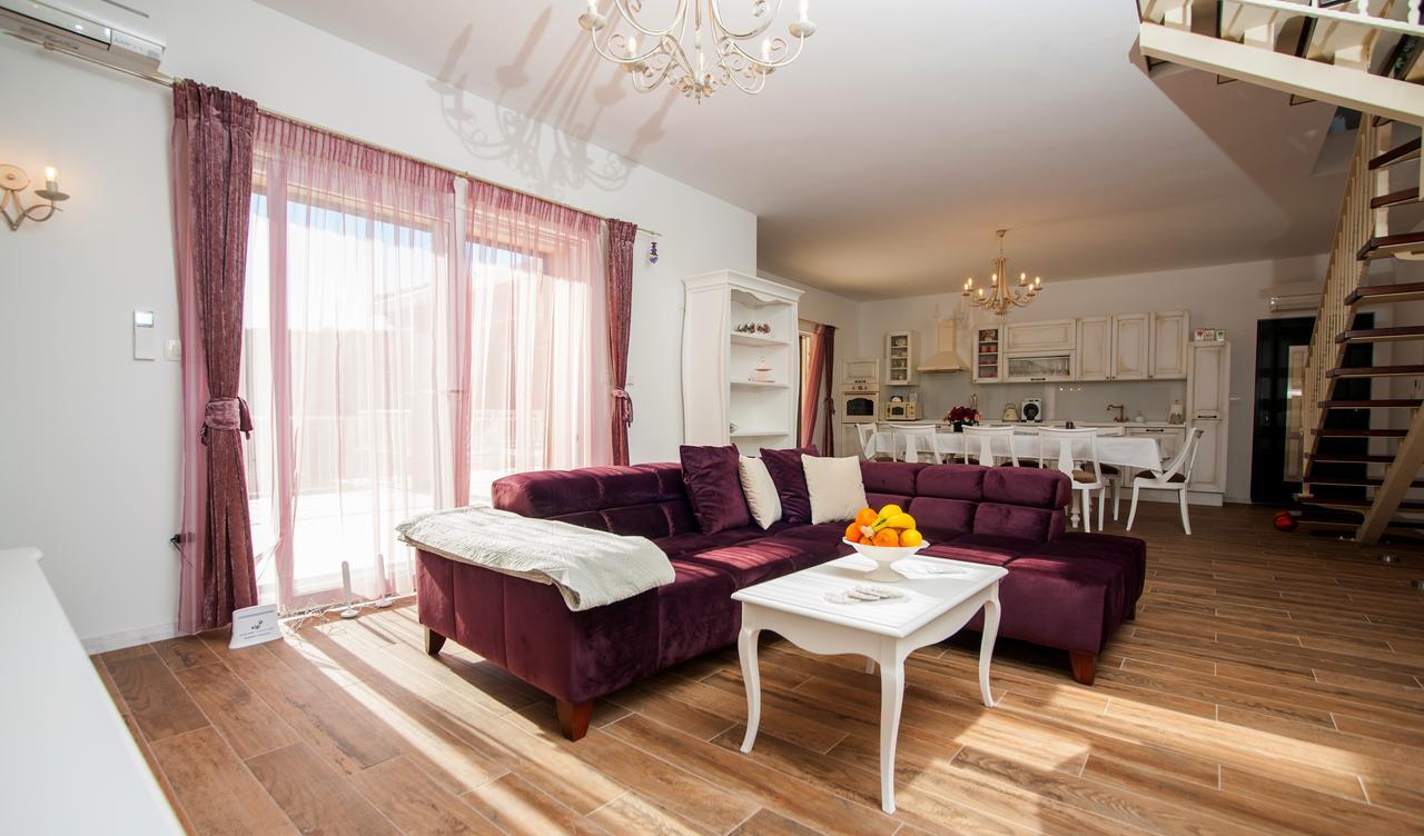 Luxury Villa Kate - In Lucice Bay With Turquoise Sea, Amazing Seaviews, And Heated Pool Milna (Brac) Exterior foto