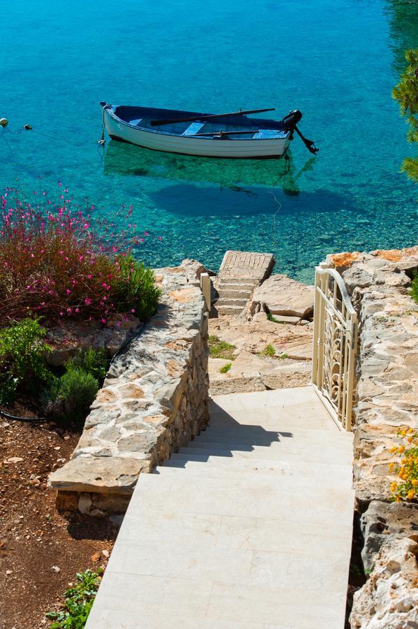 Luxury Villa Kate - In Lucice Bay With Turquoise Sea, Amazing Seaviews, And Heated Pool Milna (Brac) Exterior foto