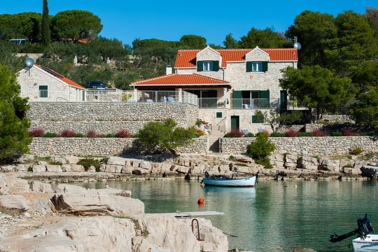 Luxury Villa Kate - In Lucice Bay With Turquoise Sea, Amazing Seaviews, And Heated Pool Milna (Brac) Exterior foto