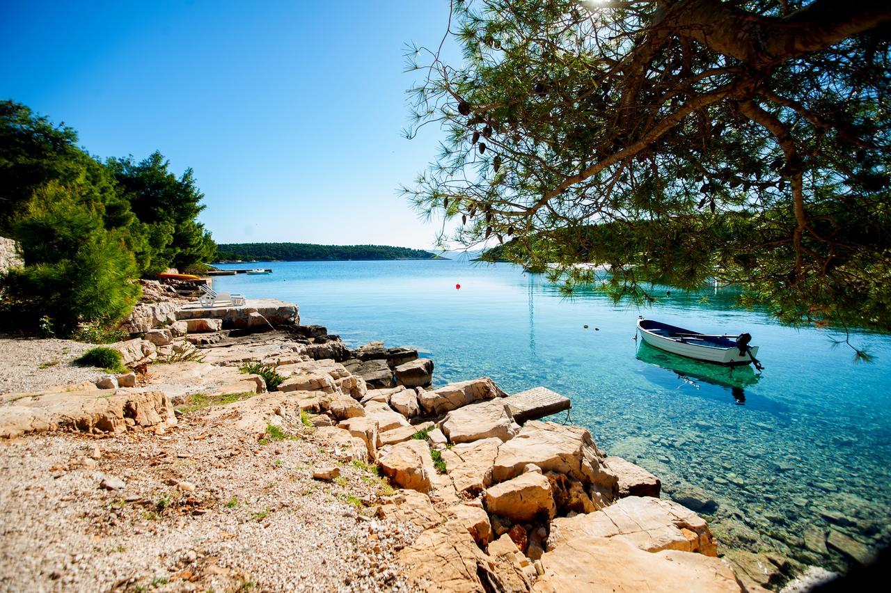 Luxury Villa Kate - In Lucice Bay With Turquoise Sea, Amazing Seaviews, And Heated Pool Milna (Brac) Exterior foto