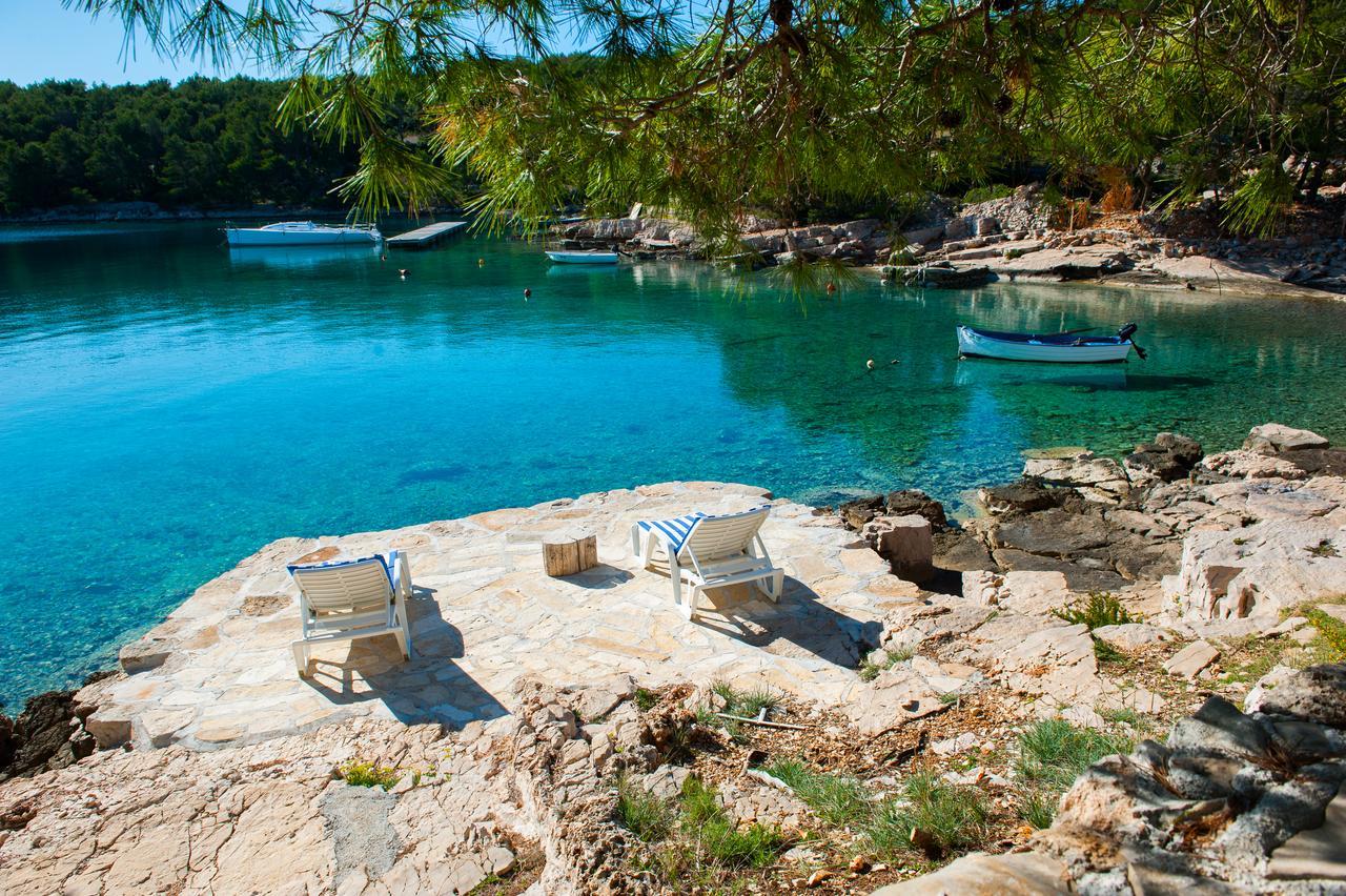 Luxury Villa Kate - In Lucice Bay With Turquoise Sea, Amazing Seaviews, And Heated Pool Milna (Brac) Exterior foto