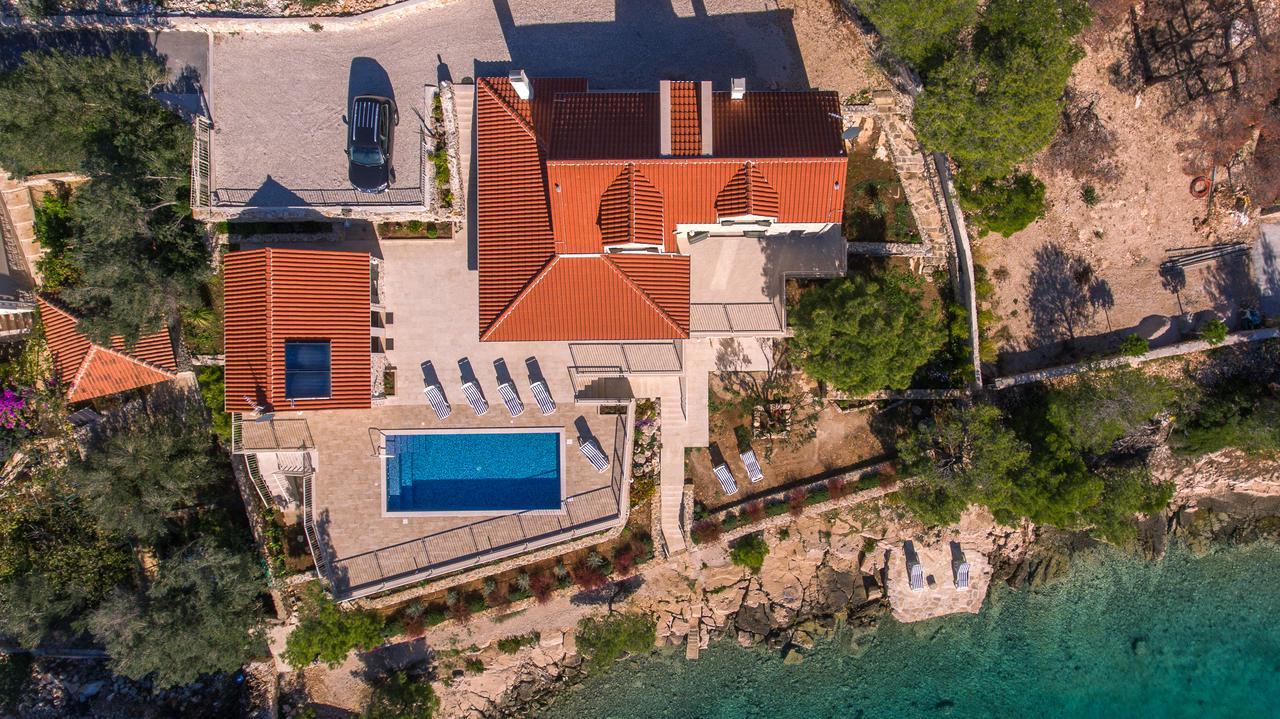 Luxury Villa Kate - In Lucice Bay With Turquoise Sea, Amazing Seaviews, And Heated Pool Milna (Brac) Exterior foto