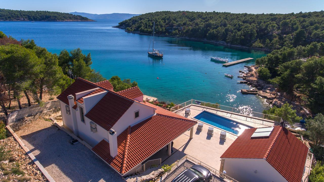 Luxury Villa Kate - In Lucice Bay With Turquoise Sea, Amazing Seaviews, And Heated Pool Milna (Brac) Exterior foto