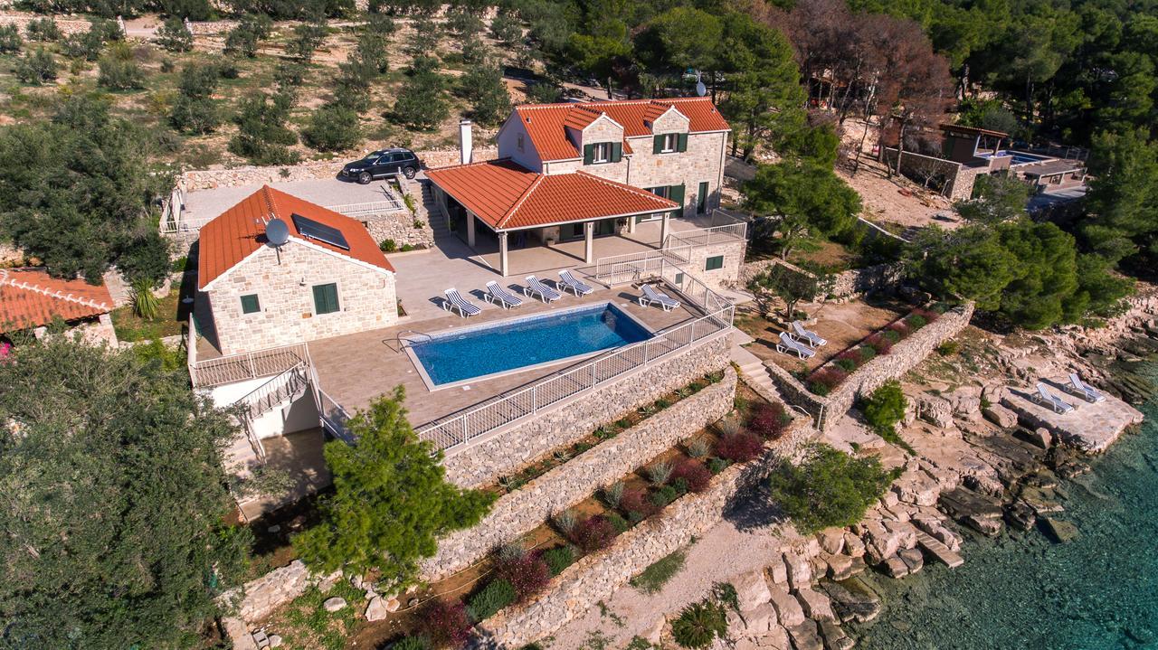 Luxury Villa Kate - In Lucice Bay With Turquoise Sea, Amazing Seaviews, And Heated Pool Milna (Brac) Exterior foto