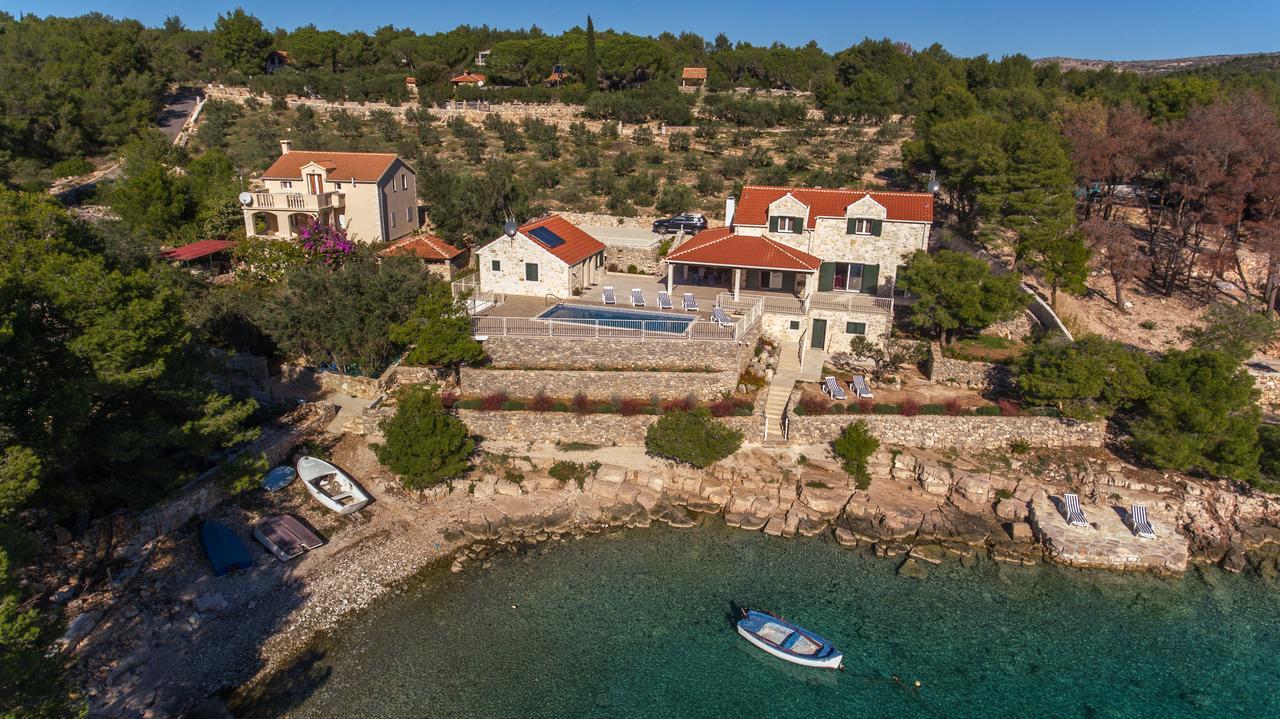 Luxury Villa Kate - In Lucice Bay With Turquoise Sea, Amazing Seaviews, And Heated Pool Milna (Brac) Exterior foto