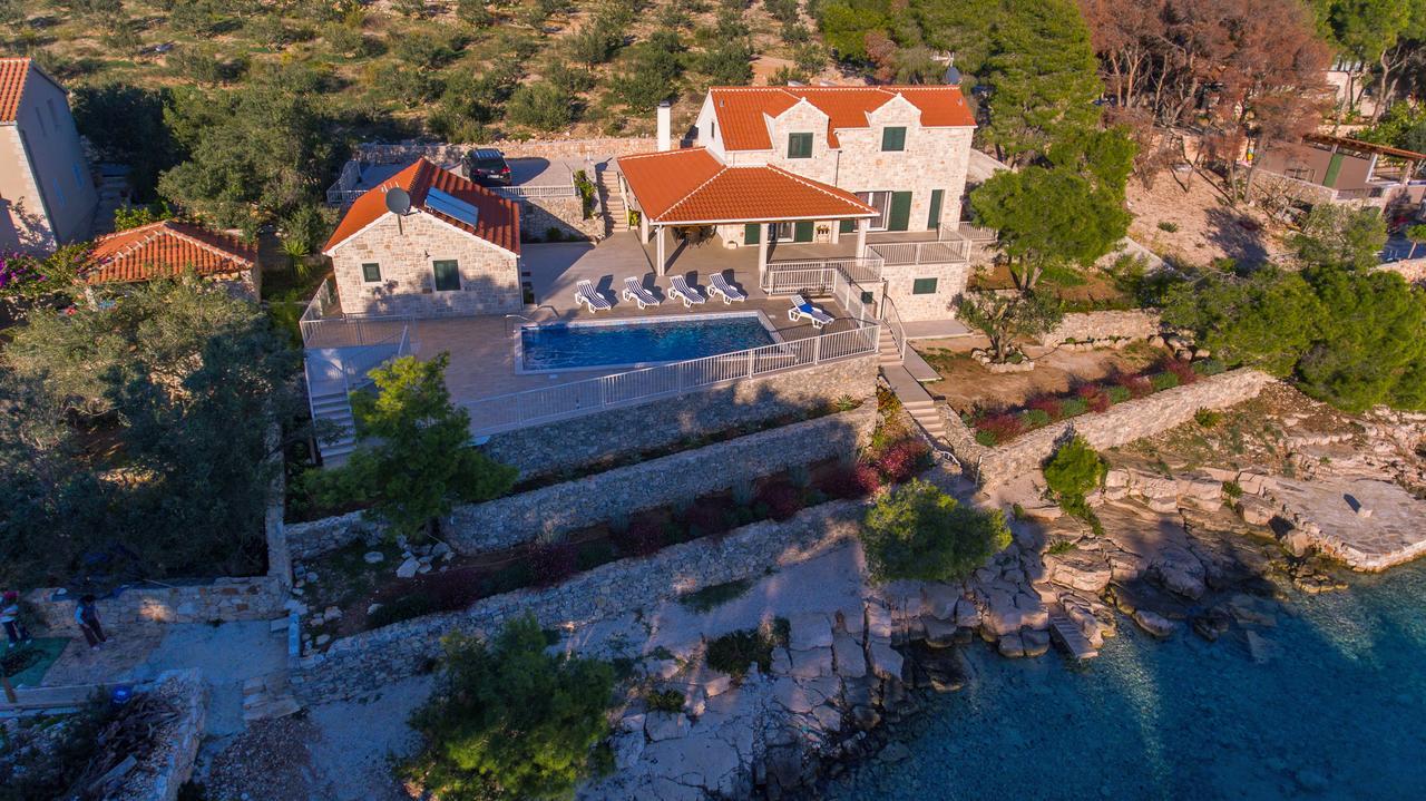 Luxury Villa Kate - In Lucice Bay With Turquoise Sea, Amazing Seaviews, And Heated Pool Milna (Brac) Exterior foto