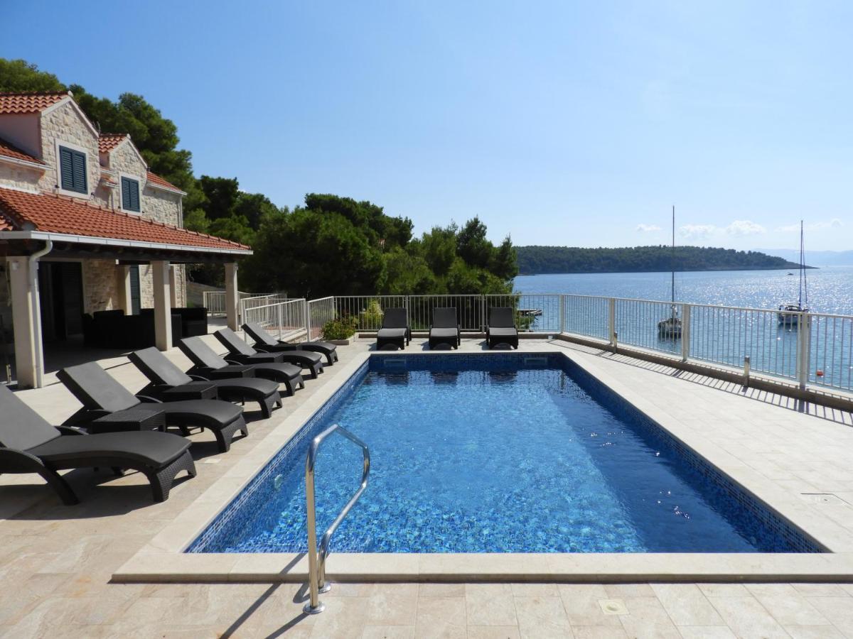 Luxury Villa Kate - In Lucice Bay With Turquoise Sea, Amazing Seaviews, And Heated Pool Milna (Brac) Exterior foto